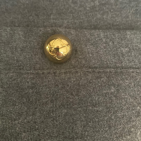 Liz Claiborne Sleeveless shirt - Picture 2 of 3